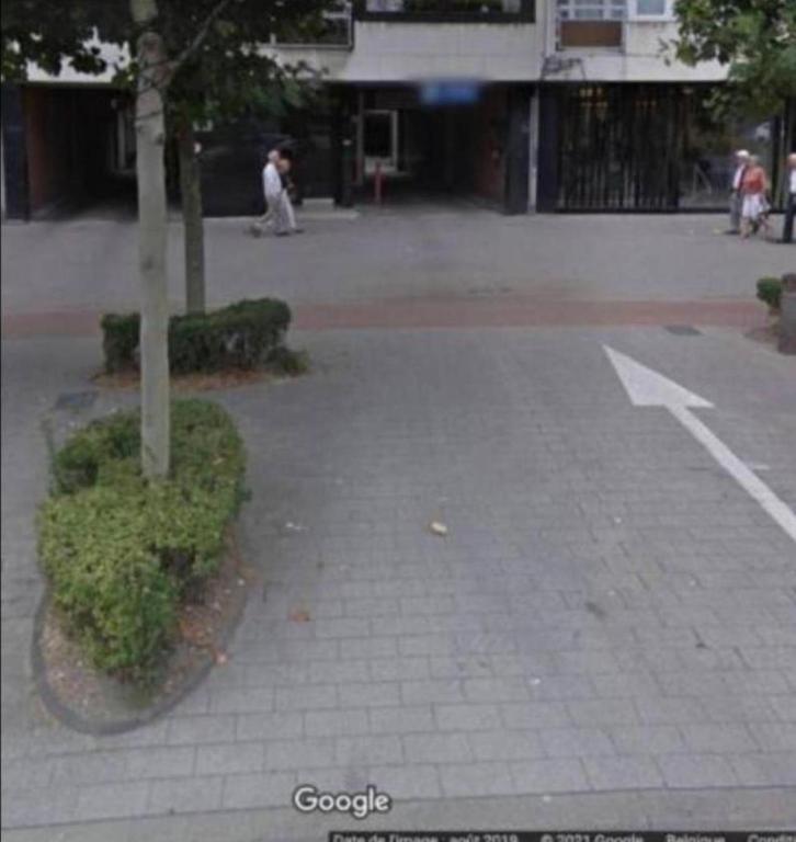 Luxury Apartment With Free Parking Остенде Экстерьер фото