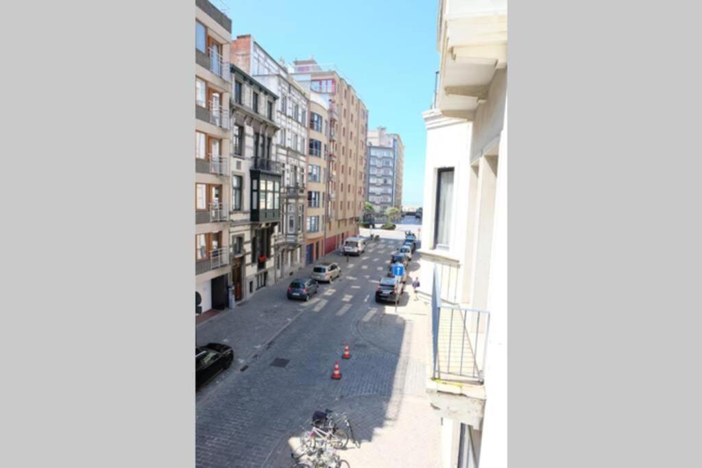 Luxury Apartment With Free Parking Остенде Экстерьер фото