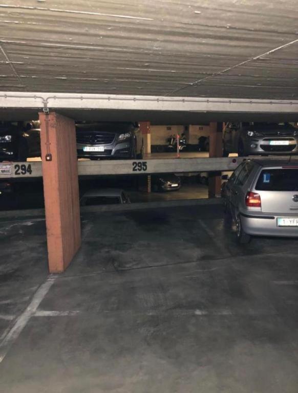 Luxury Apartment With Free Parking Остенде Экстерьер фото